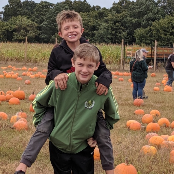 Meet your Posher, JoJo - Picture 9 of 16